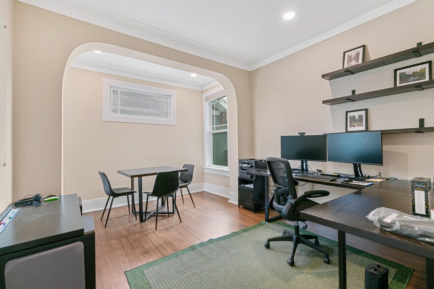 More Photos Of 1890 W Littleton Blvd, Littleton Office For Sale