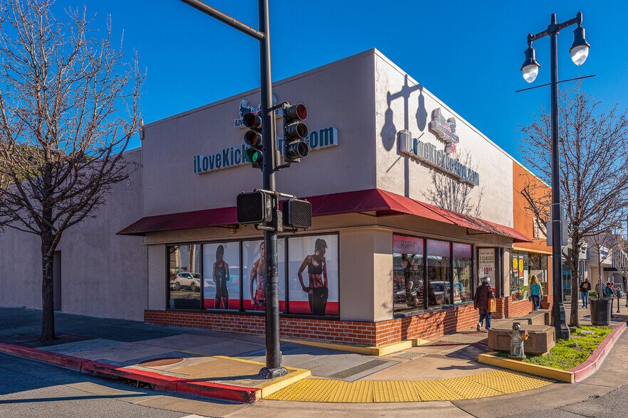 More Photos Of 1444-1446 4th St, San Rafael Storefront For Lease