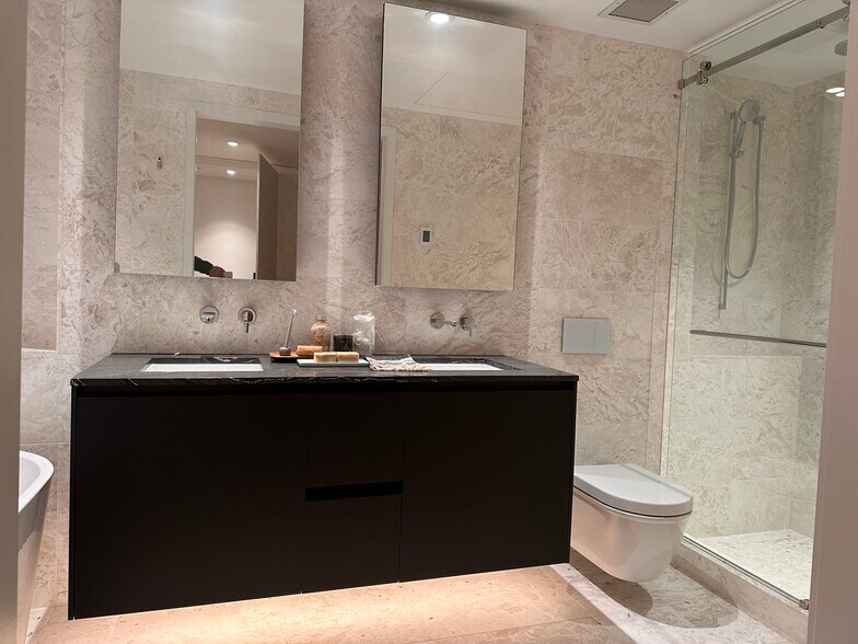 More Photos Of 970 Burrard St, Vancouver Medical For Sale