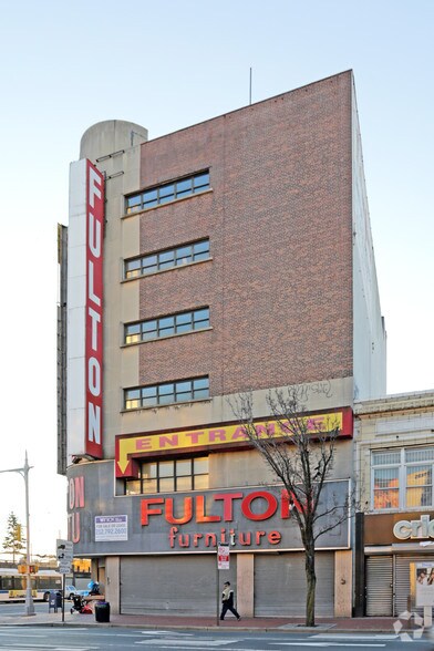 More Photos Of 166-36 Jamaica Ave, Jamaica General Retail For Lease