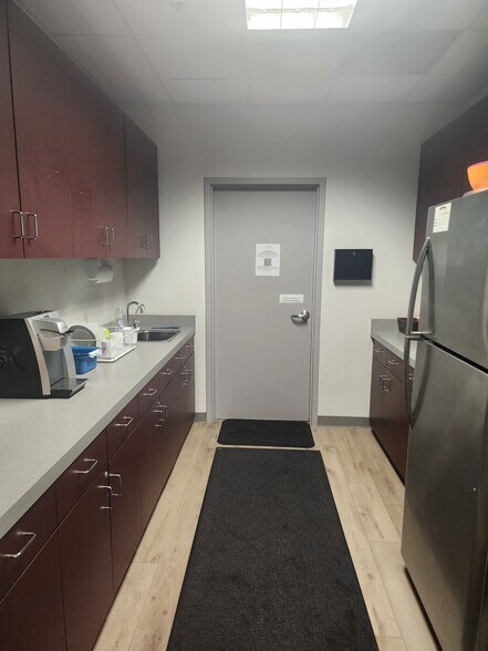 More Photos Of 205 Concourse Blvd, Santa Rosa Distribution For Lease