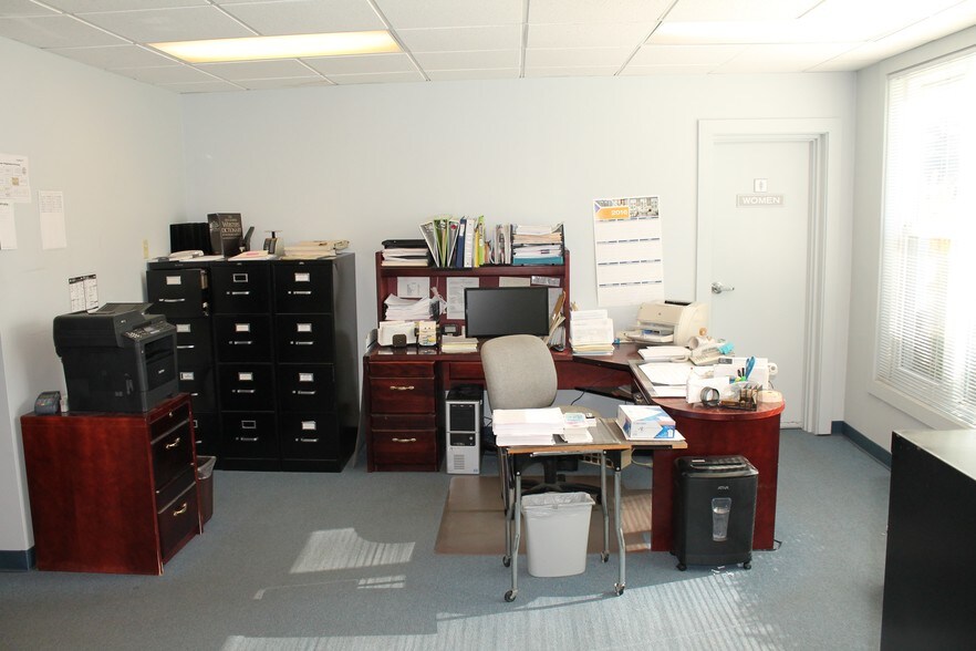 More Photos Of 1256 W Sharon Rd, Cincinnati Warehouse For Sale