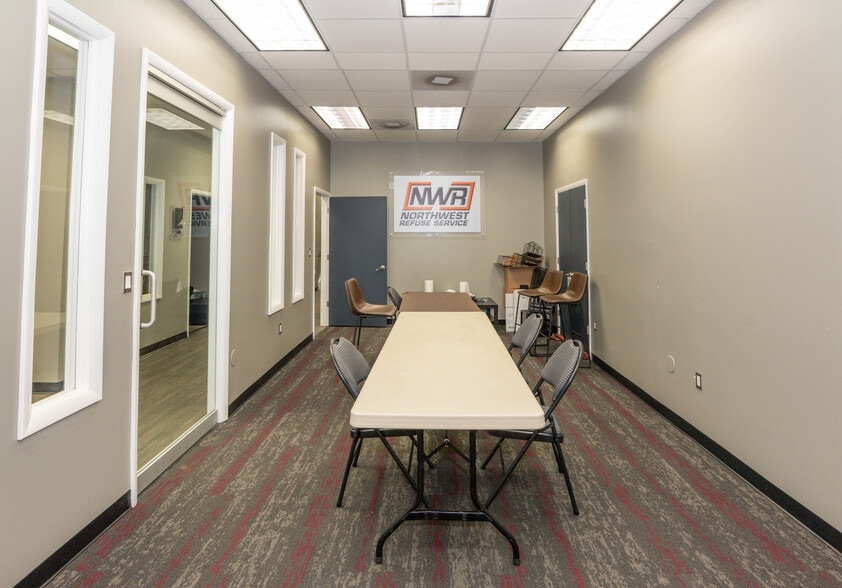 More Photos Of 2001 Windsor Ave, Baltimore Warehouse For Lease