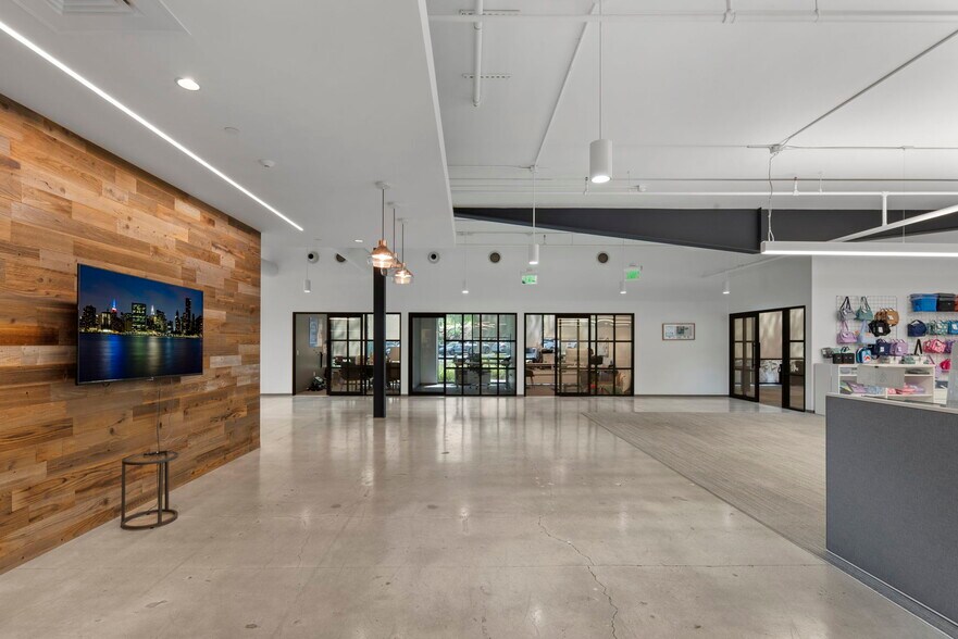 More Photos Of 30501 Agoura Rd, Agoura Hills Office For Lease