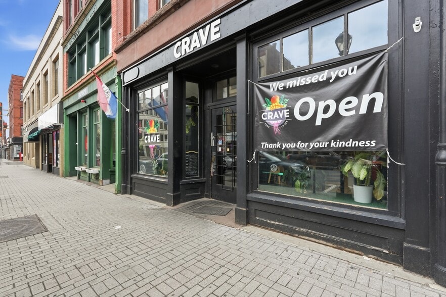 More Photos Of 287-289 High St, Holyoke Storefront For Lease