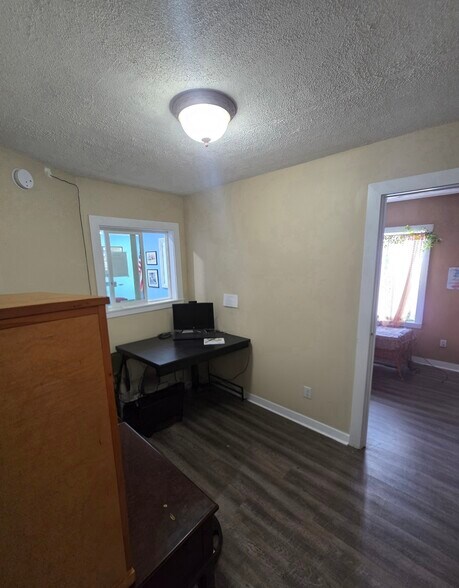 More Photos Of 1444 S A St, Elwood Freestanding For Sale