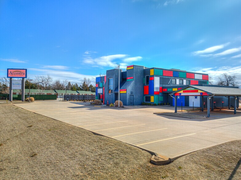 More Photos Of 2028 E Memorial, Edmond Office For Lease