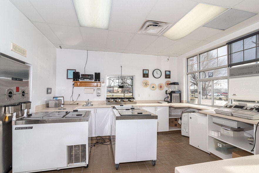 More Photos Of 9270 E 141st St, Noblesville Fast Food For Sale