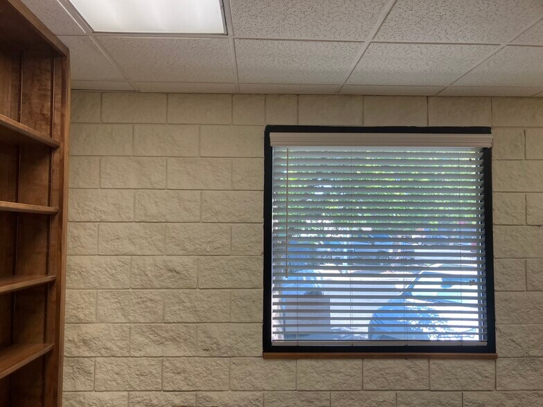 More Photos Of 513-519 W Center St, Visalia Coworking Space