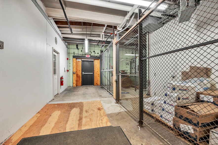 More Photos Of 80 Optical Dr, Southbridge Flex For Lease