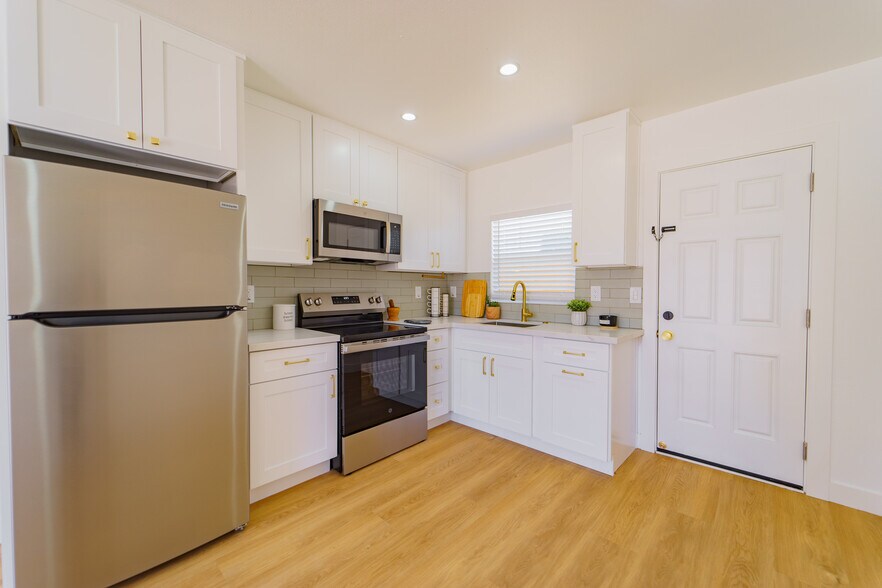 More Photos Of 530-32 Delaware St, Imperial Beach Apartments For Sale