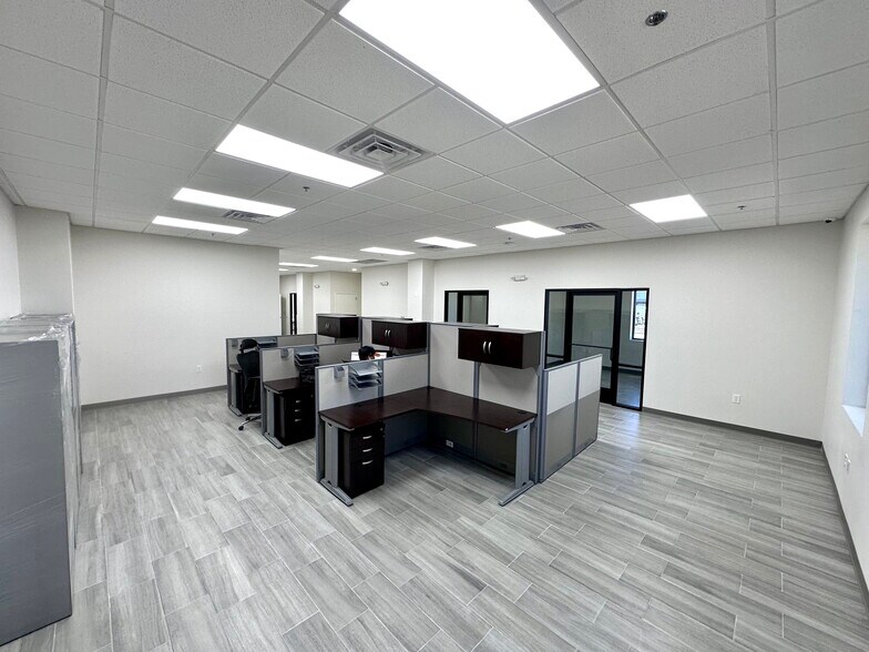 More Photos Of 127 Blue Ridge Pky, Laredo Truck Terminal For Lease