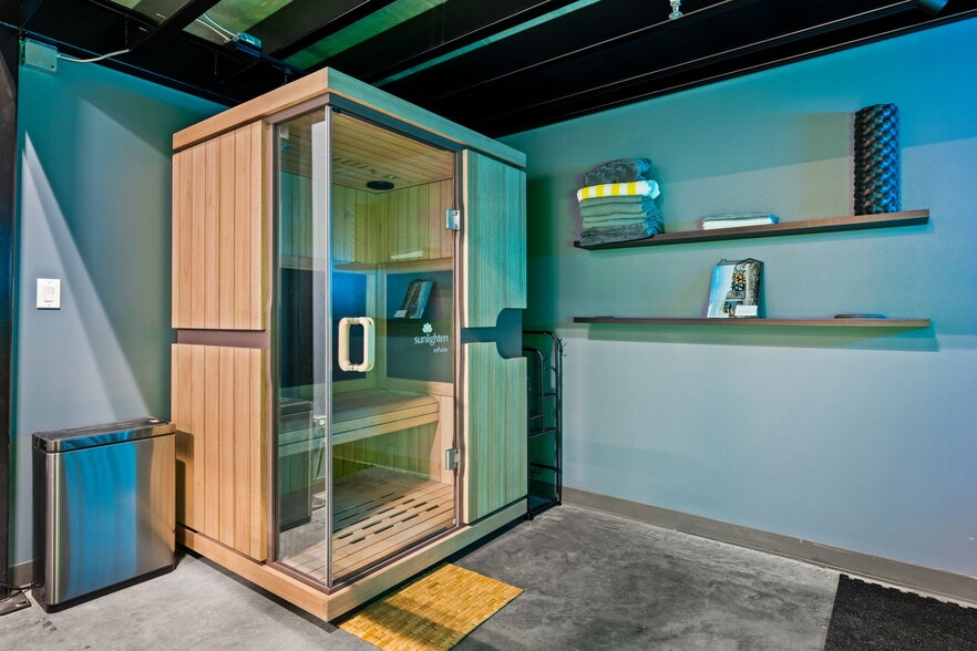 More Photos Of 4229 N FM 620 Hwy, Austin Showroom For Sale