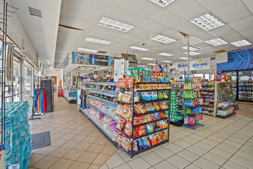 More Photos Of 5168 NE I 10 Frontage Rd, Sealy Service Station For Sale