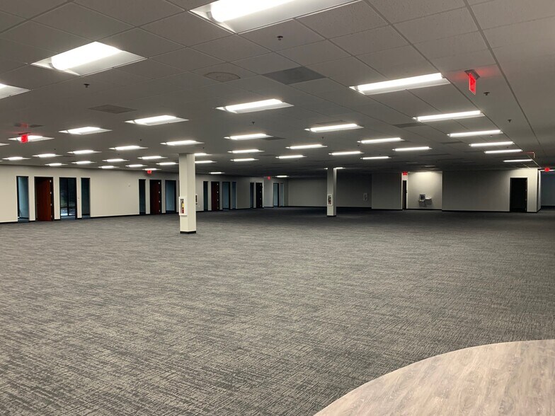 More Photos Of 6455 Shiloh Rd, Alpharetta Office For Sale