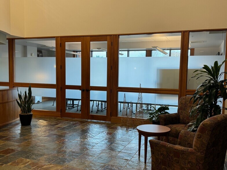 More Photos Of 360 E 10th Ave, Eugene Office For Sale