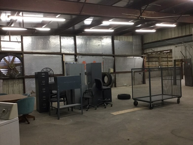 More Photos Of 900 N Nelson, Fort Stockton Freestanding For Lease