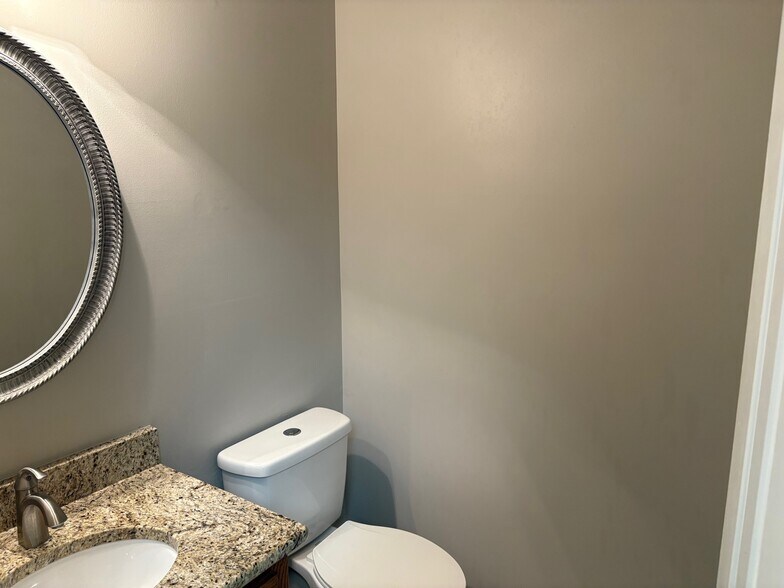 More Photos Of 2313 Market Pl, Huntsville Office For Sale