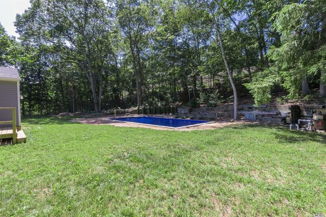 More Photos Of 57 Sheryl Cres, Smithtown Apartments For Sale