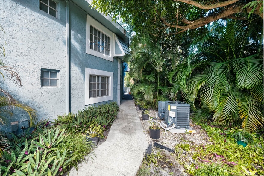 More Photos Of 422 SW 9th St, Boca Raton Apartments For Sale