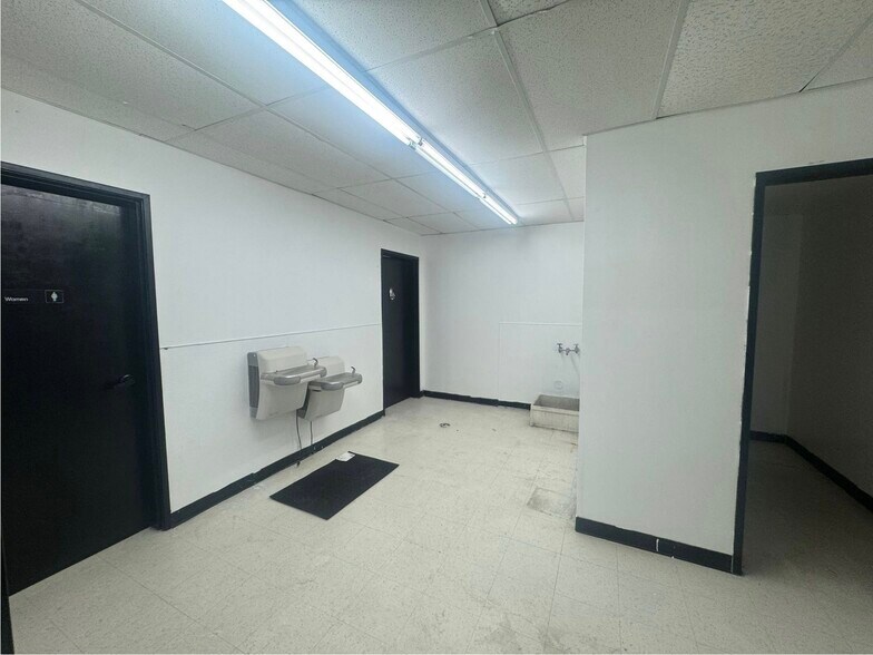 More Photos Of 3921 S Buckner Blvd, Dallas Freestanding For Lease