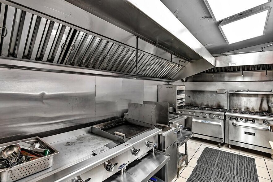 More Photos Of 17 NE 1st Rd, Homestead Storefront Retail Office For Sale