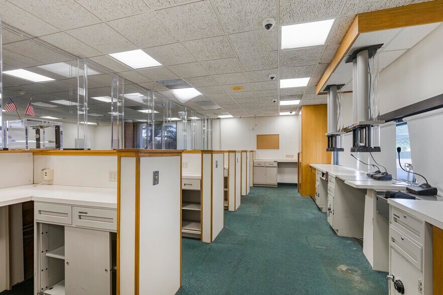 More Photos Of 1750 NE 8th St, Homestead Bank For Sale