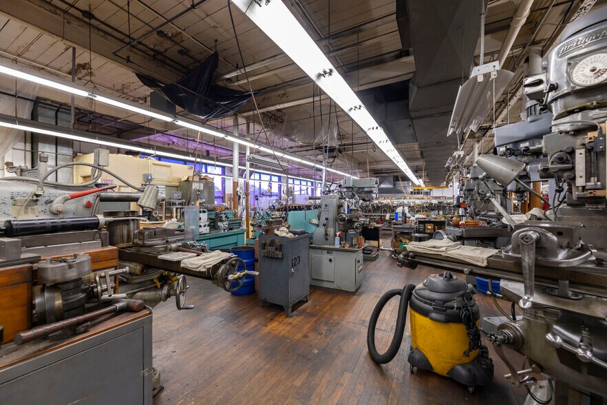 More Photos Of 735 Allens Ave, Providence Industrial For Sale