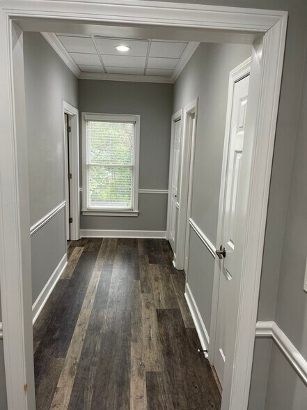 More Photos Of 595 Colonial Park Dr, Roswell Loft Creative Space For Lease
