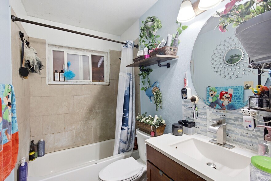 More Photos Of 4806 Guymon St, San Diego Apartments For Sale