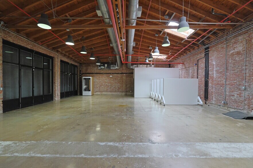 More Photos Of 2014-2022 E 7th St, Los Angeles Office For Lease