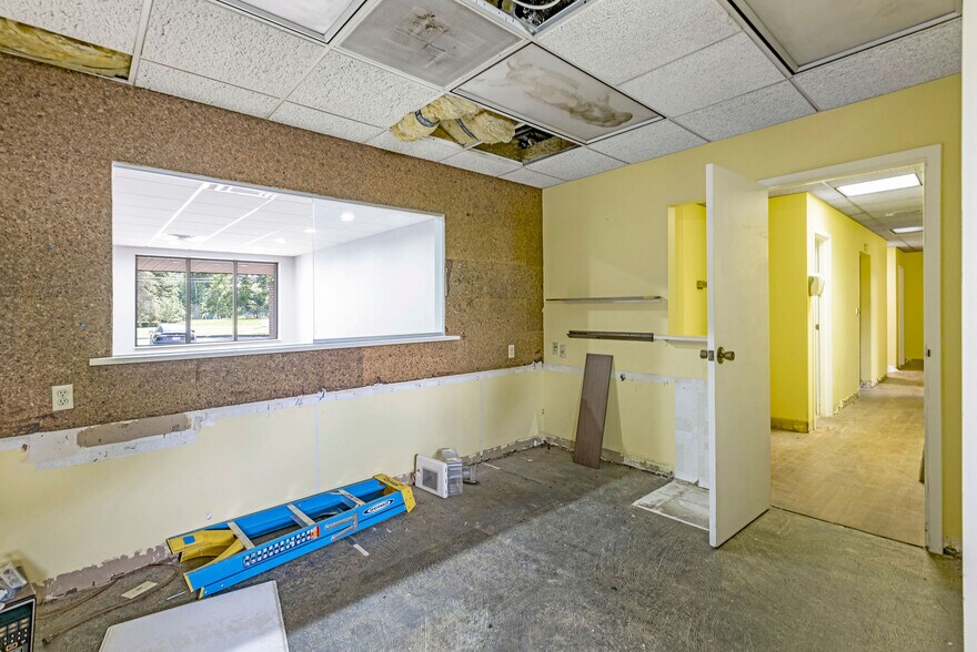 More Photos Of 9030 Montgomery Rd, Cincinnati Medical For Lease