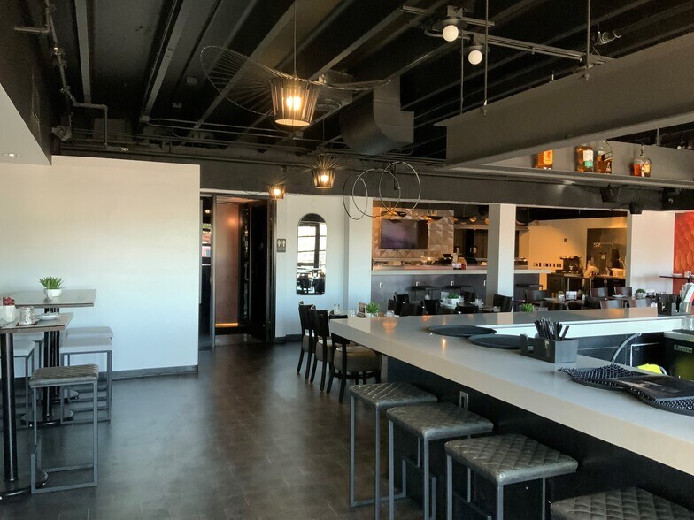 More Photos Of 5538 N 7th St, Phoenix Restaurant For Lease