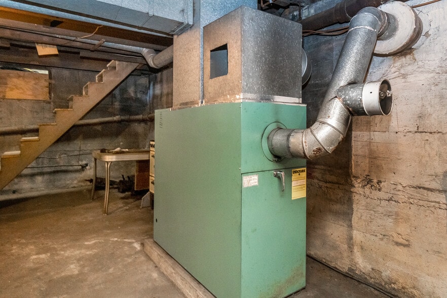 More Photos Of 6712 Main St, Martins Creek Service Station For Sale