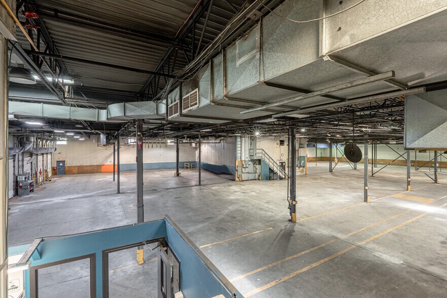 More Photos Of 60 Rue Sheard, Coaticook Industrial For Sale