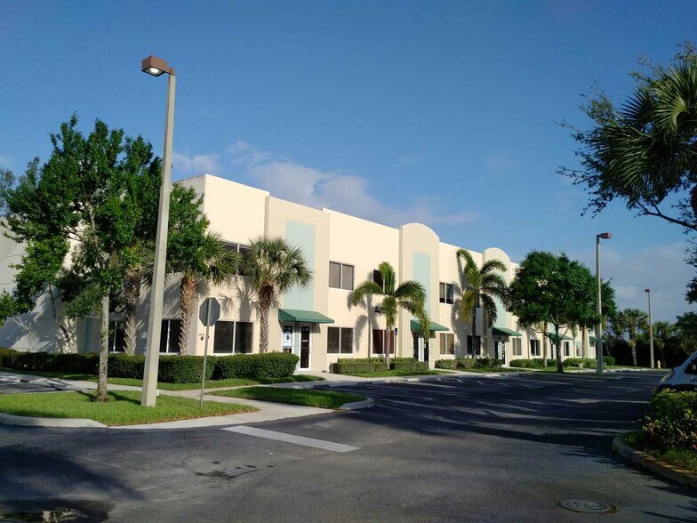 More Photos Of 3677 23rd Ave S, Lake Worth Beach Distribution For Sale