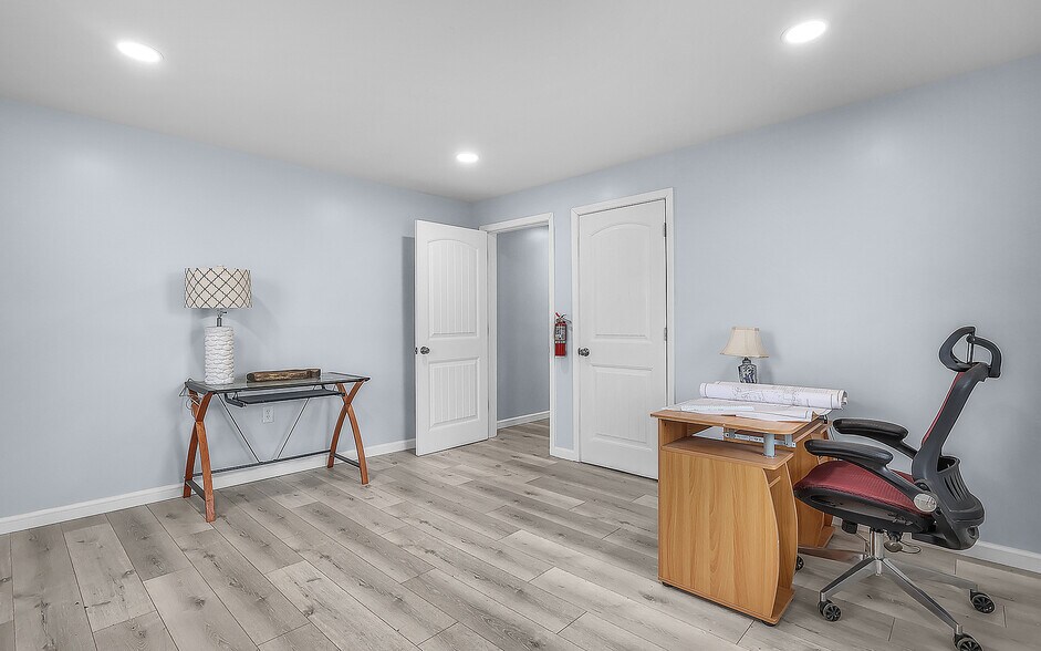 More Photos Of 123 Beasley Rd, Savannah Industrial For Sale