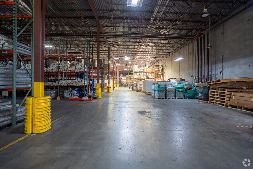 More Photos Of 10600 Corporate Dr, Stafford Warehouse For Lease