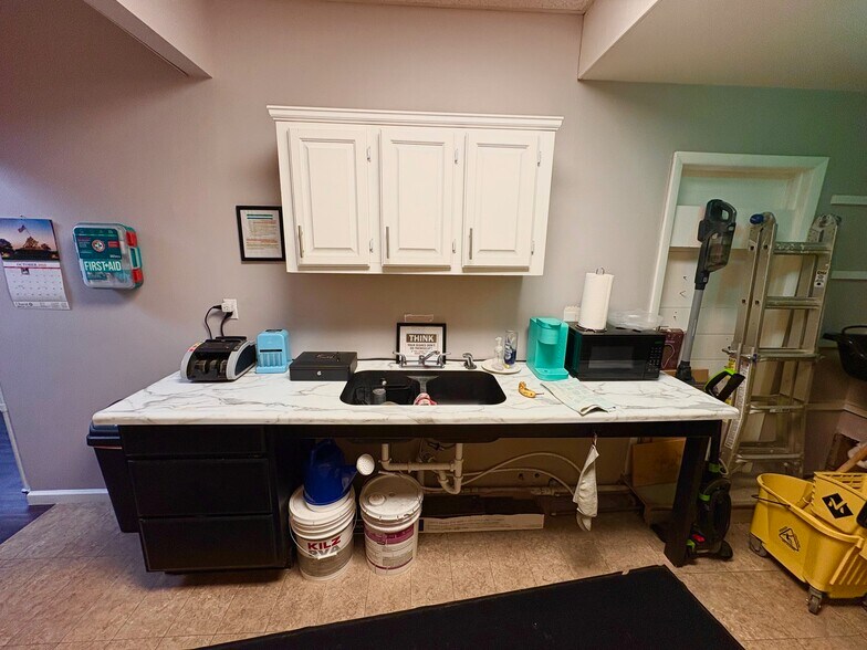 More Photos Of 802 Lima St, Wapak Storefront Retail Office For Sale