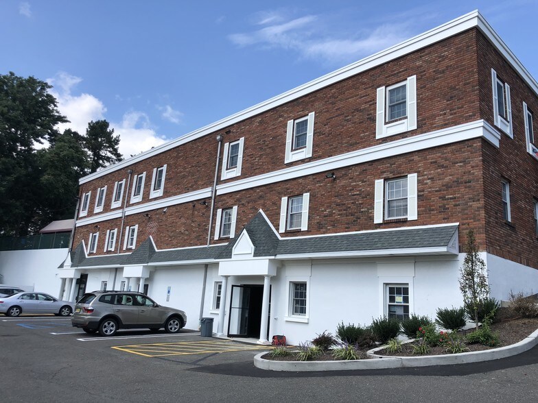 More Photos Of 122 E Ridgewood Ave, Paramus Medical For Sale