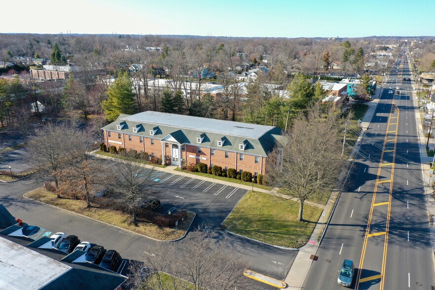 More Photos Of 750 Broad St, Shrewsbury Office For Lease