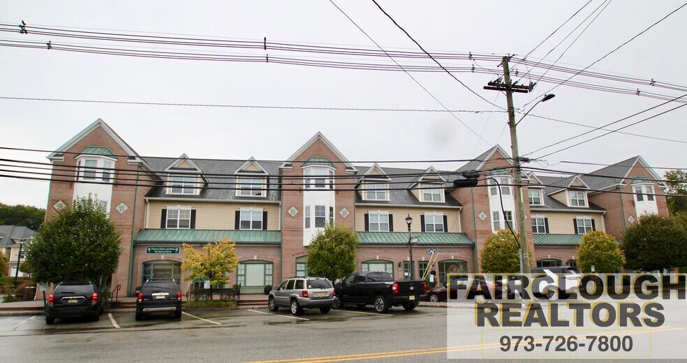 More Photos Of 505-509 Main St, Butler Storefront Retail Office For Lease