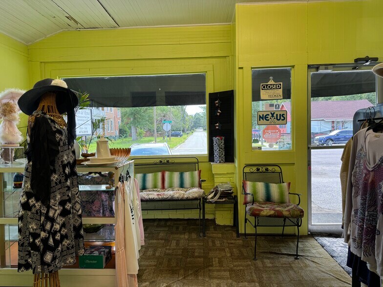 More Photos Of 458 Dauphin Island Pky, Mobile Freestanding For Sale