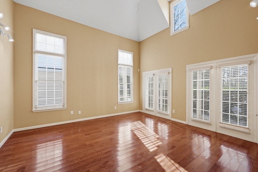 More Photos Of 6470 Georgia 400, Cumming Medical For Sale