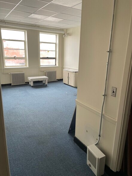 More Photos Of 30-44 East Ave, Pawtucket Storefront Retail Office For Lease