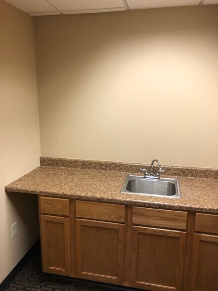 More Photos Of 4205 Lancaster Ln N, Plymouth Office For Lease