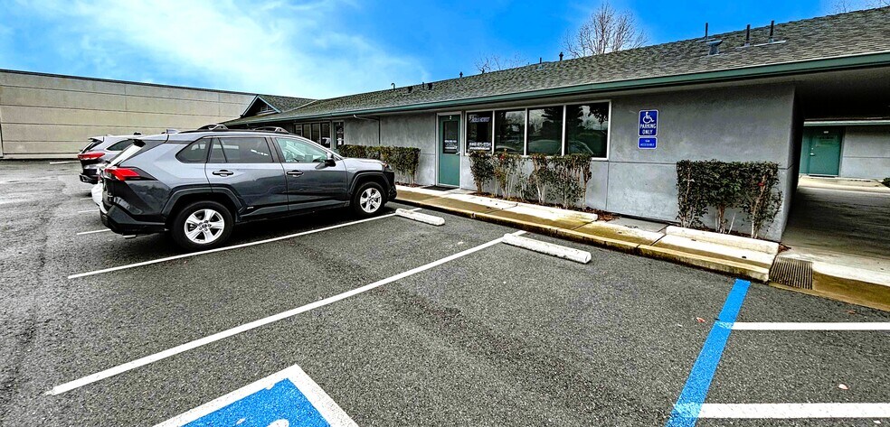 More Photos Of 281 E Hamilton Ave, Campbell Medical For Lease