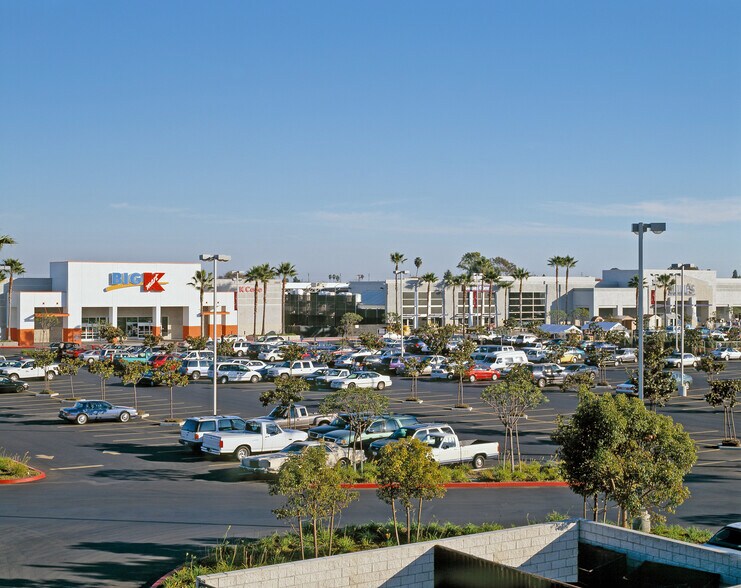 More Photos Of 2900 N Bellflower Blvd, Long Beach Unknown For Lease