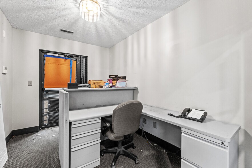 More Photos Of 7200 Highway 150, Greenville Office For Sale