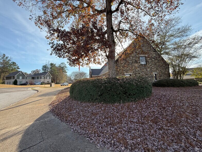 More Photos Of 204 Griffin Park Dr, Birmingham Office For Sale